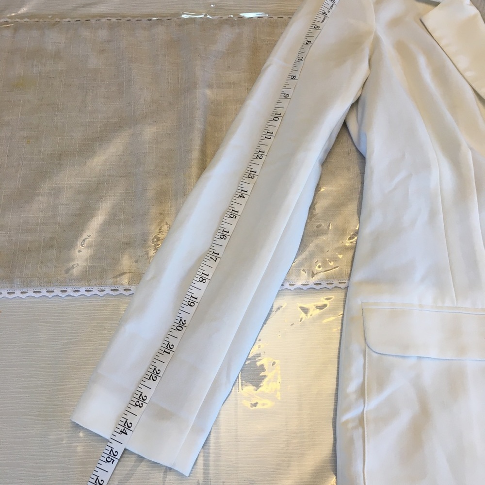 White blazer - Picture 8 of 8